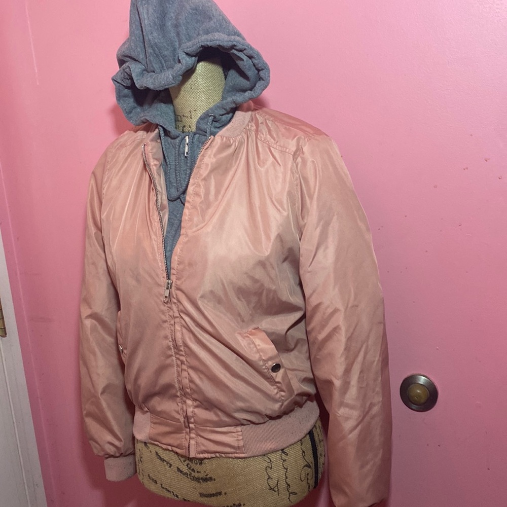 2 in 1 Jacket & Hoodie. Perfect light Fall/Winter Jacket with Cotton Material.